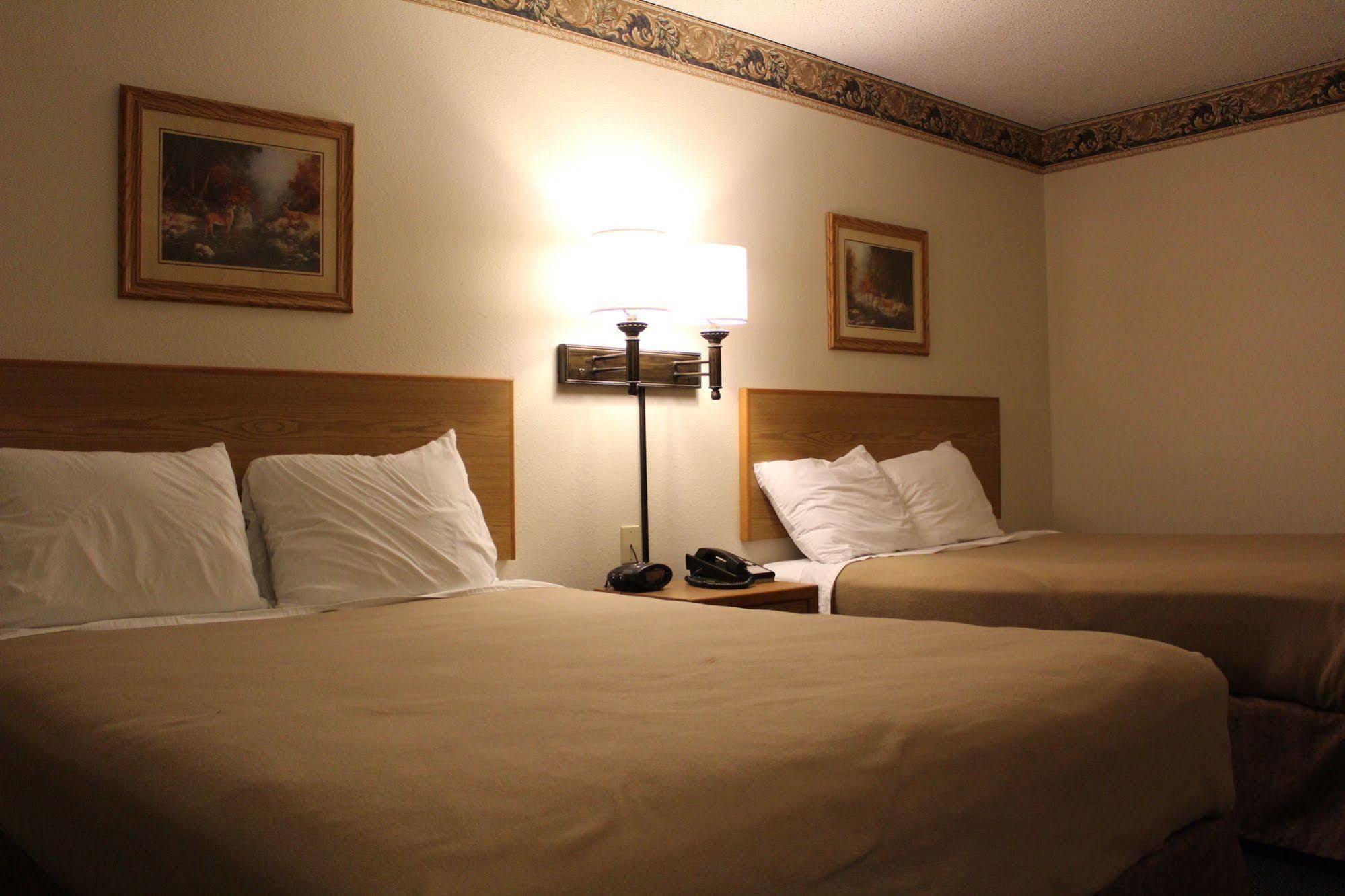 ทราเวลลอดจ์ ฟอร์ต สกอตต์ Hotel Fort Scott ภายนอก รูปภาพ