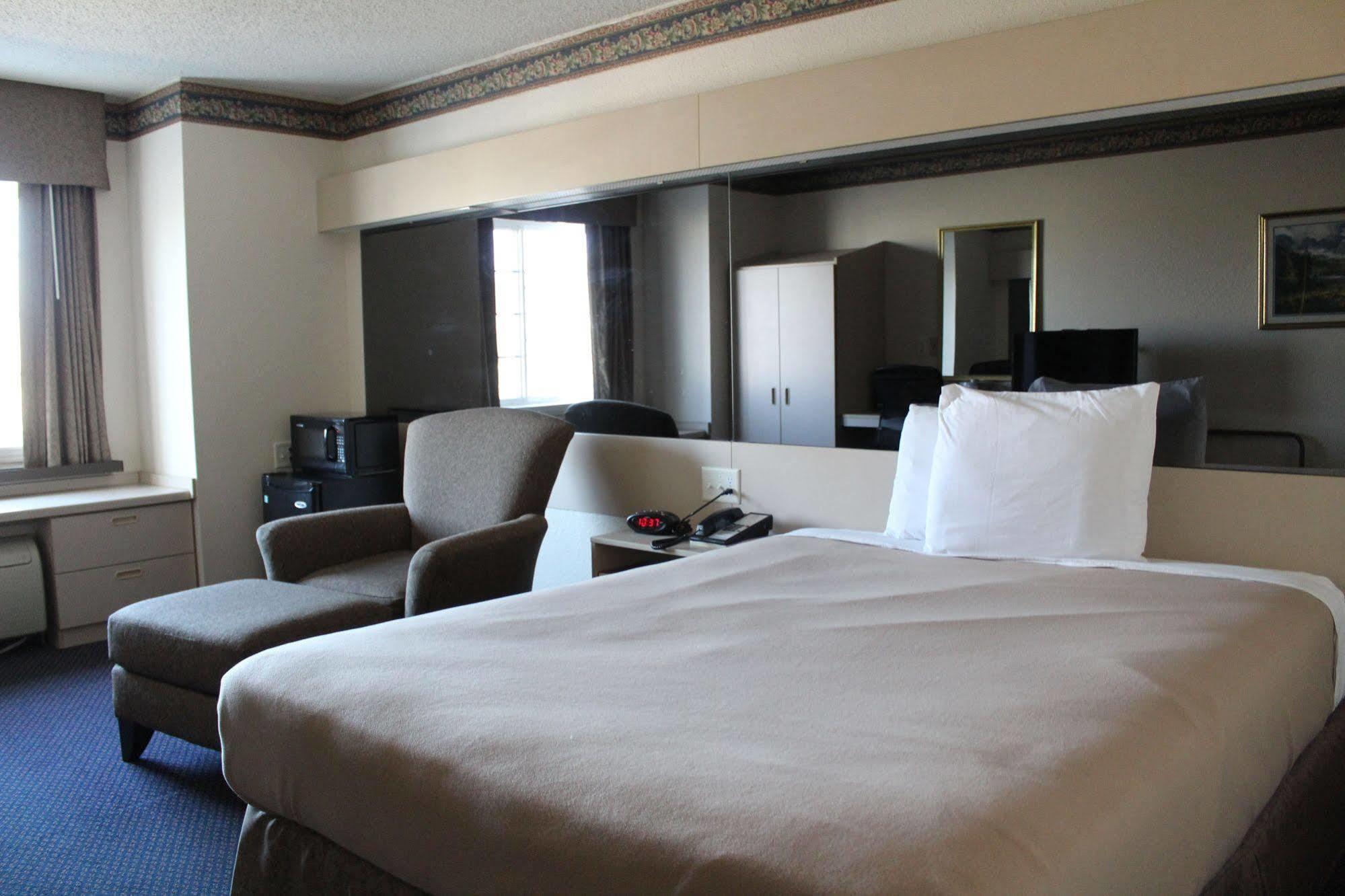 ทราเวลลอดจ์ ฟอร์ต สกอตต์ Hotel Fort Scott ภายนอก รูปภาพ